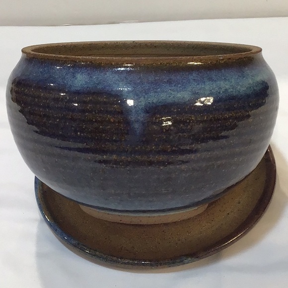 Stunning Blue drip stoneware bowl with lid excell… - Picture 10 of 16
